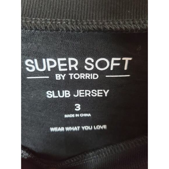 Torrid Super Soft Slub Crew Neck, Lace Sleeve Long Sleeve Top, NWT, 3X - Picture 5 of 7